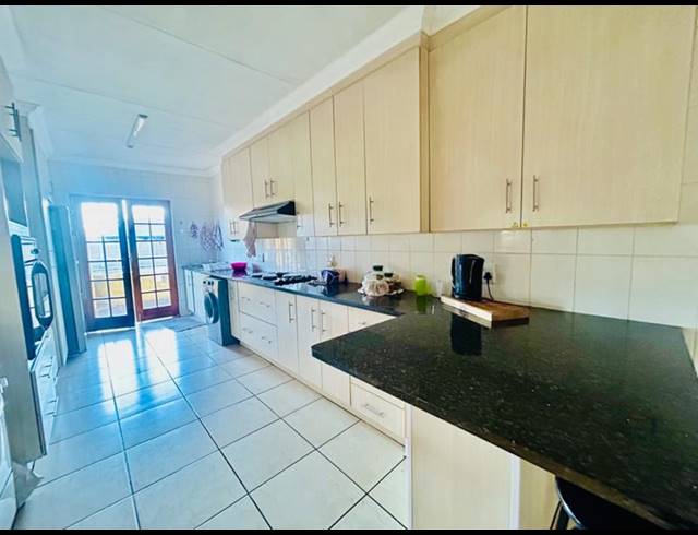 3 BEDROOM HOUSE FOR SALE IN VANDERBIJLPARK SW 1